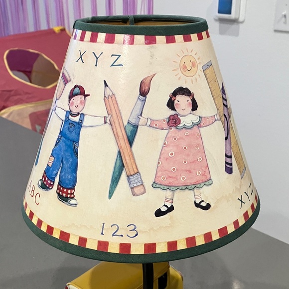 Kids School Bus Table Lamp with Yellow and Multicolor Design. - Picture 6 of 16